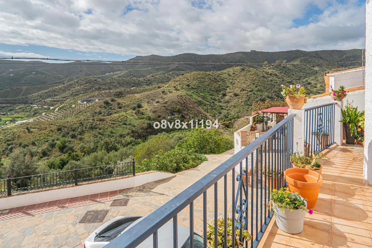 e9393bd0-4f24-4a40-817a-67b144e4f47f