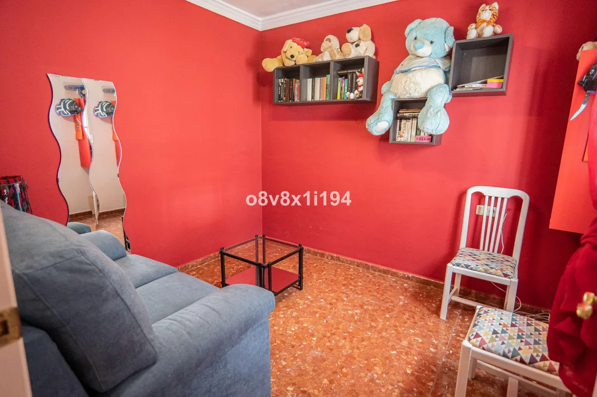 eeef0f2a-49ba-4e29-a63f-ee3c25601996