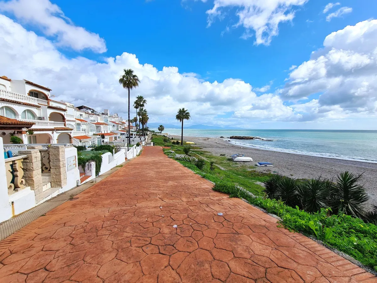 d53cfe9e-a3b6-443d-9f1b-b8cb50fd4944