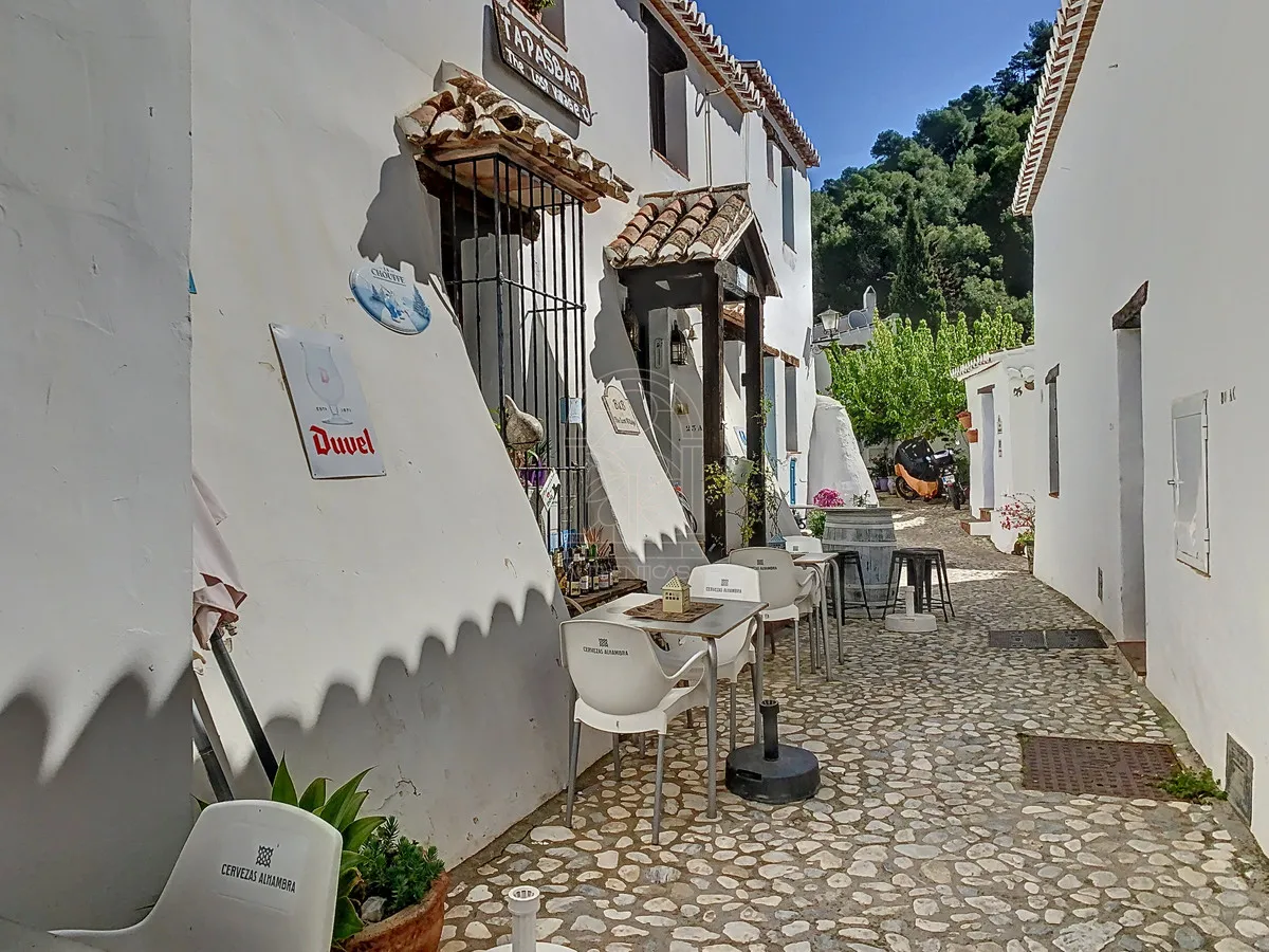 427ef630-fcd0-4a99-8f42-d9f558f6b5e4