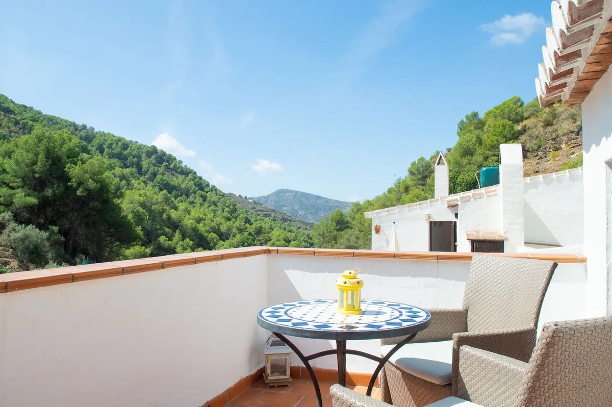 65ad6380-e347-4734-8a81-69bd206b8d08