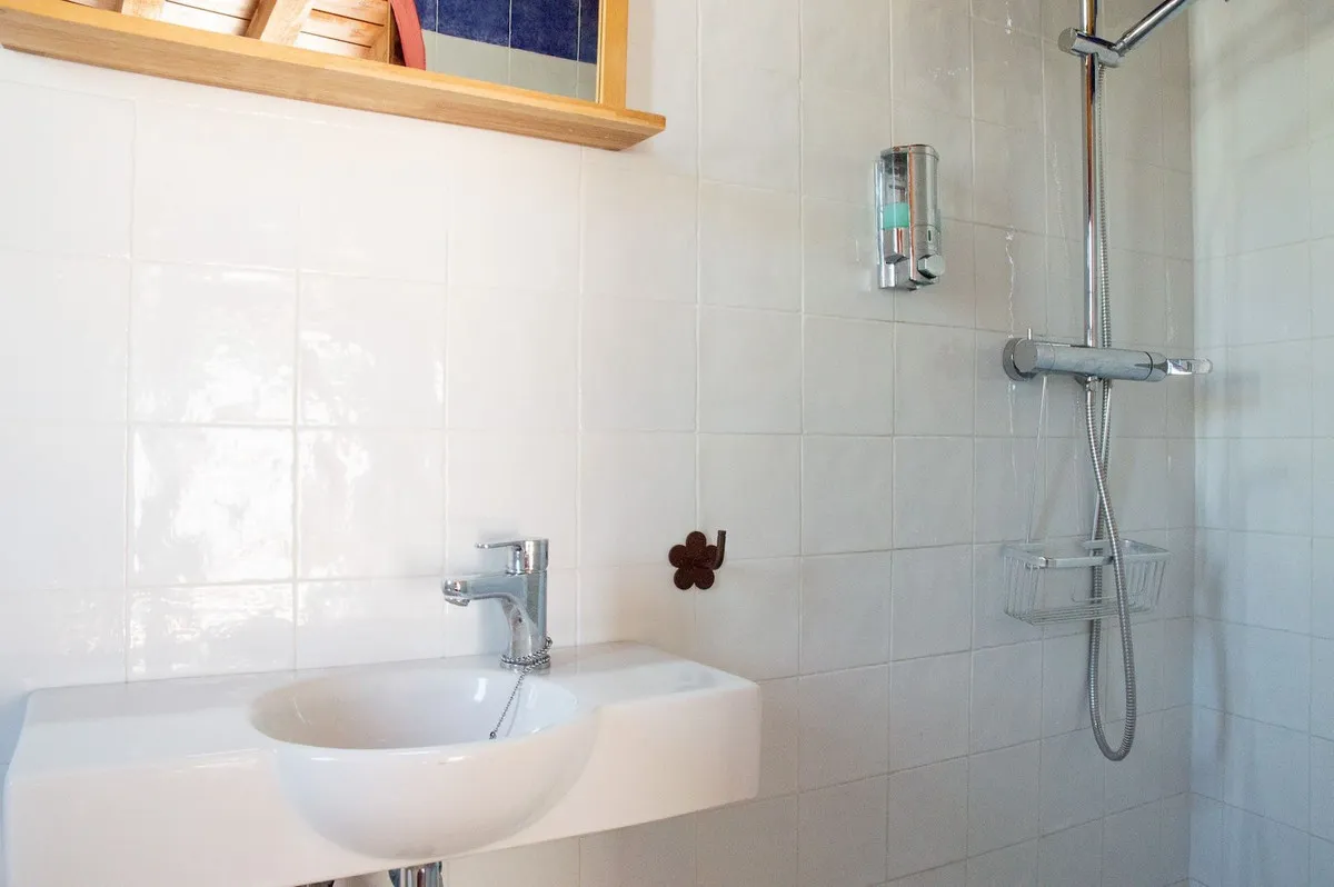 6fe5eef0-5365-443f-b69b-5e4a467f594f