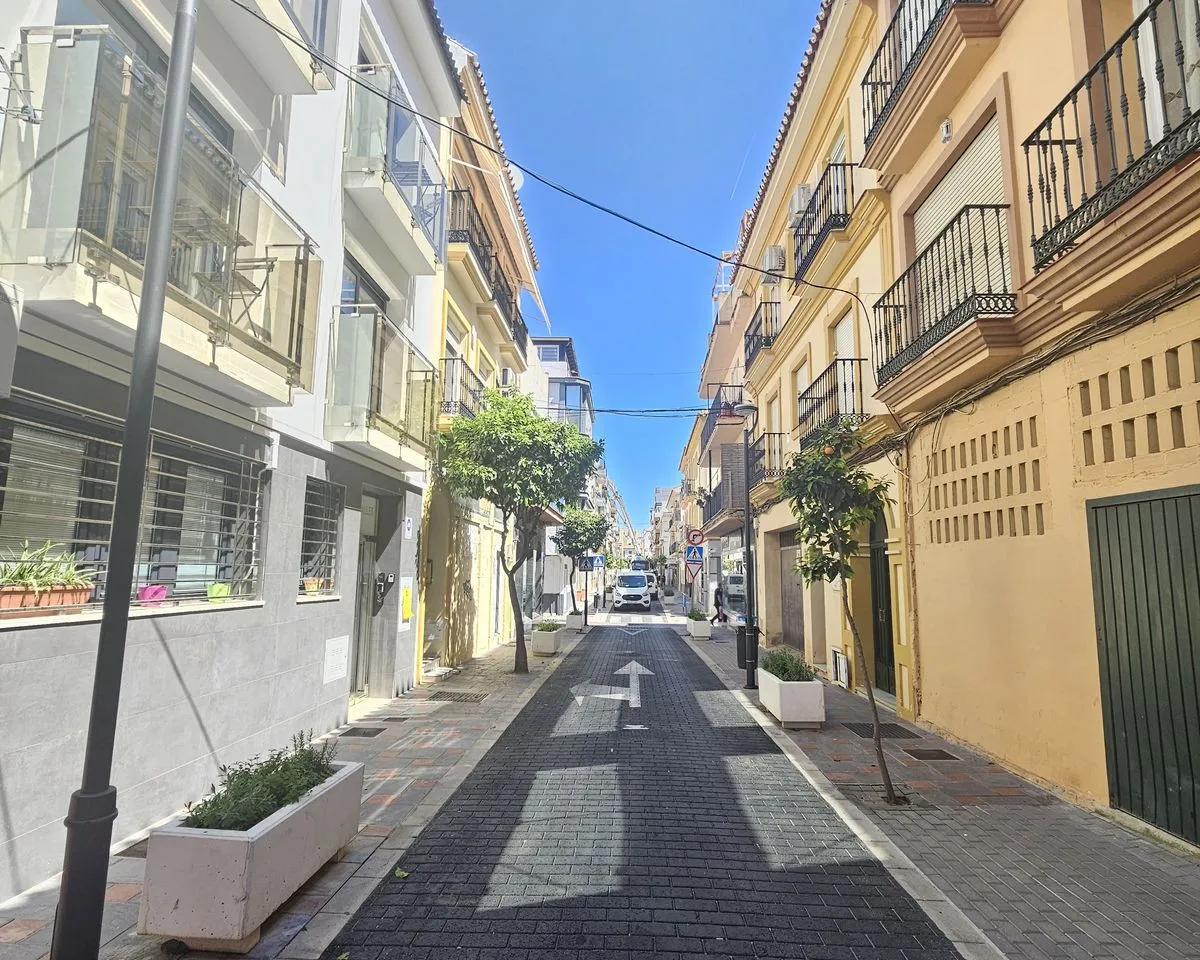 516a95c2-9160-403f-9e34-3ac0ff734474