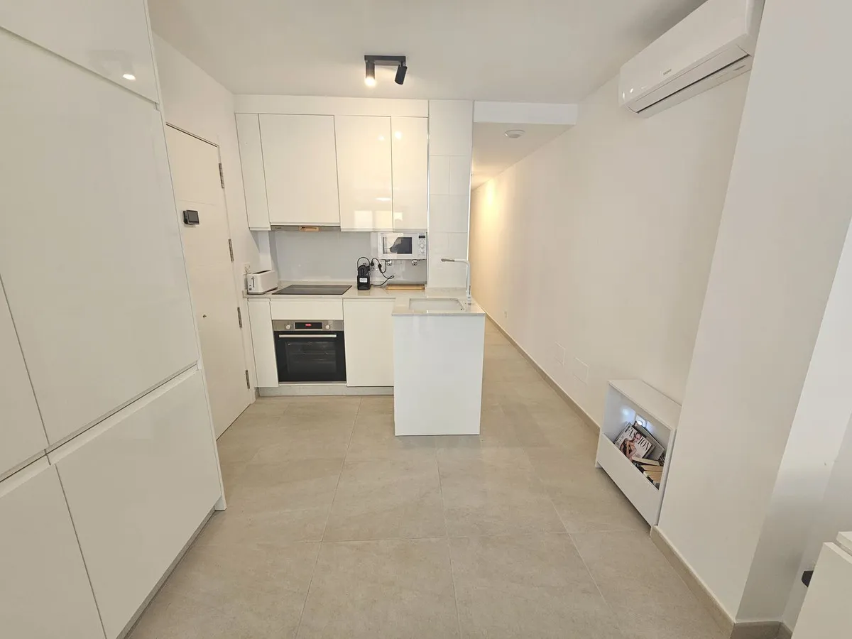 80b9ec1c-109d-4b1f-9ca6-3554cb2307c8