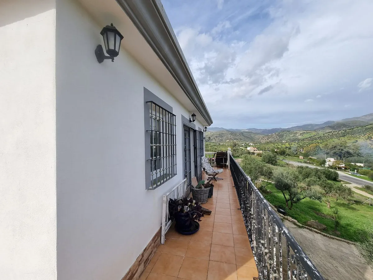 0b8959dd-e2c2-4ccf-ac4e-323c1bd14869