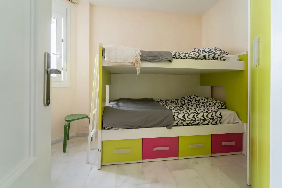 b6ed8e3a-b4f4-4817-aaea-f7ea47e9763e