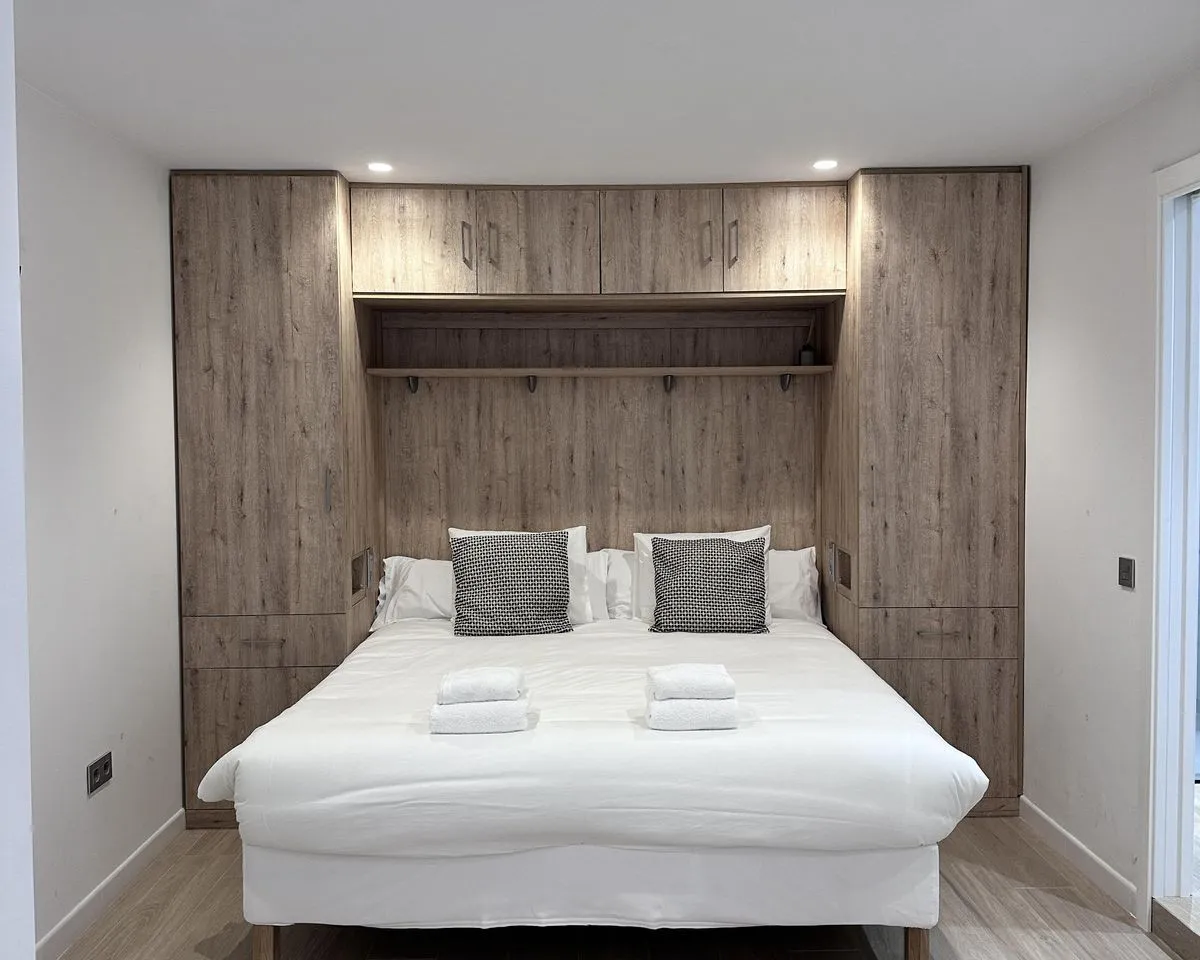 b8999705-c18d-411c-b09b-3b8be862c235