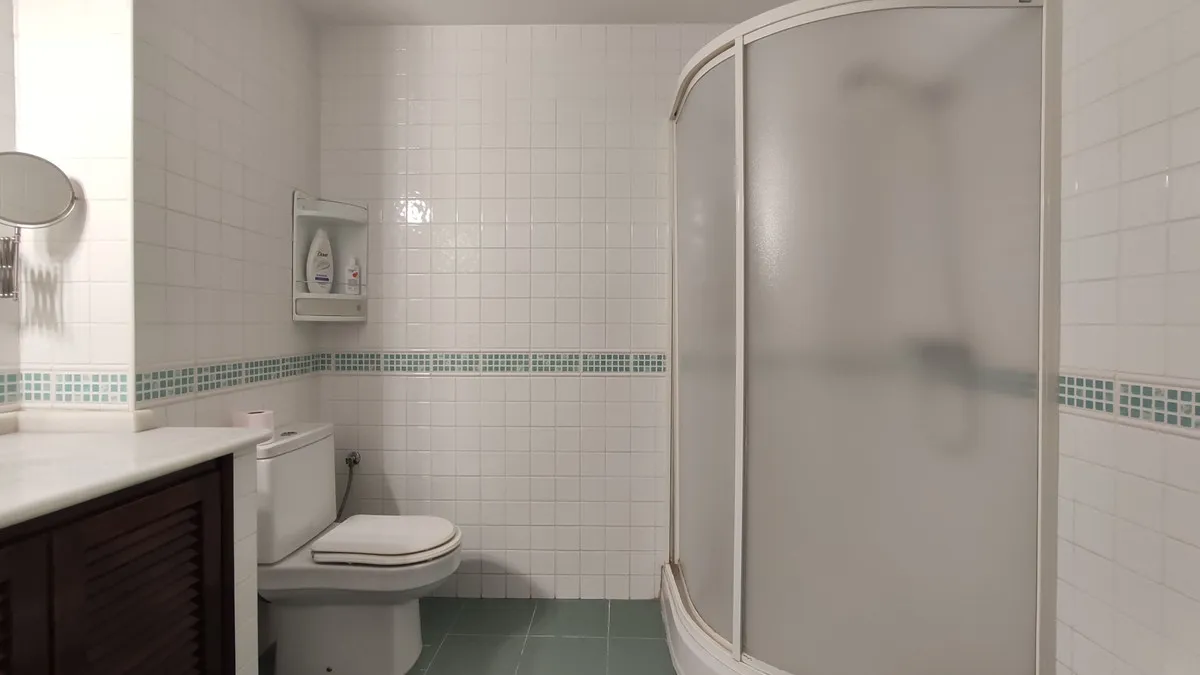 e5c587fe-49ff-48fb-b6bc-4deefc9cf9ae