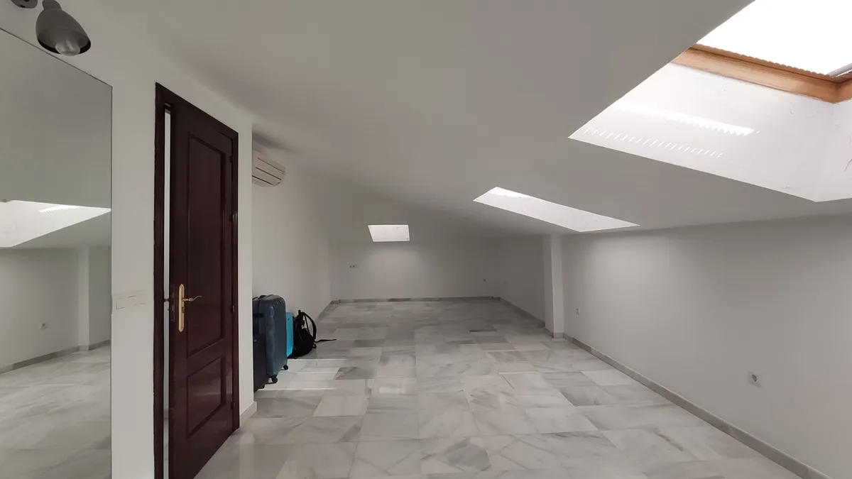 f34f2e98-f320-4038-9eab-aaba453b701d