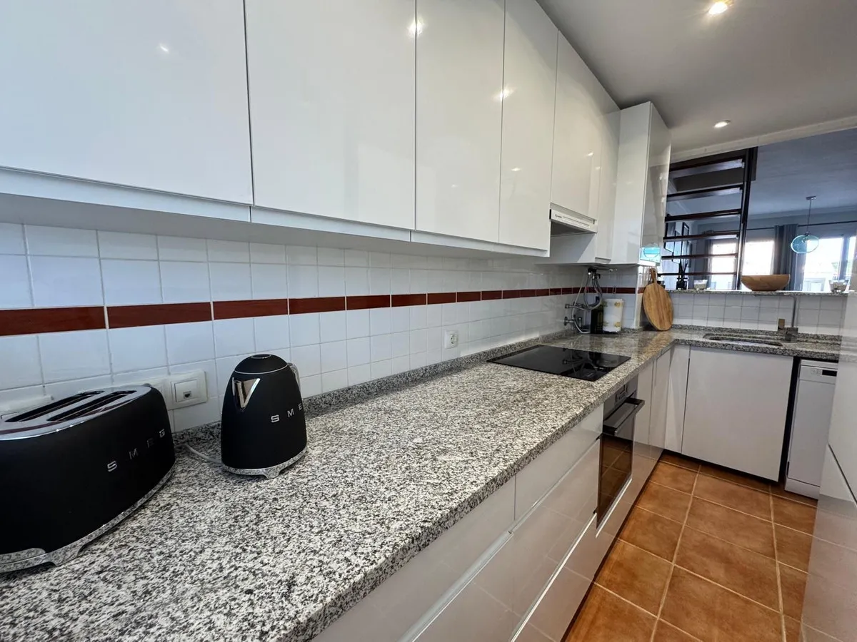 ea99ecf6-04fd-4baa-93e0-f0d8c0eed9bd