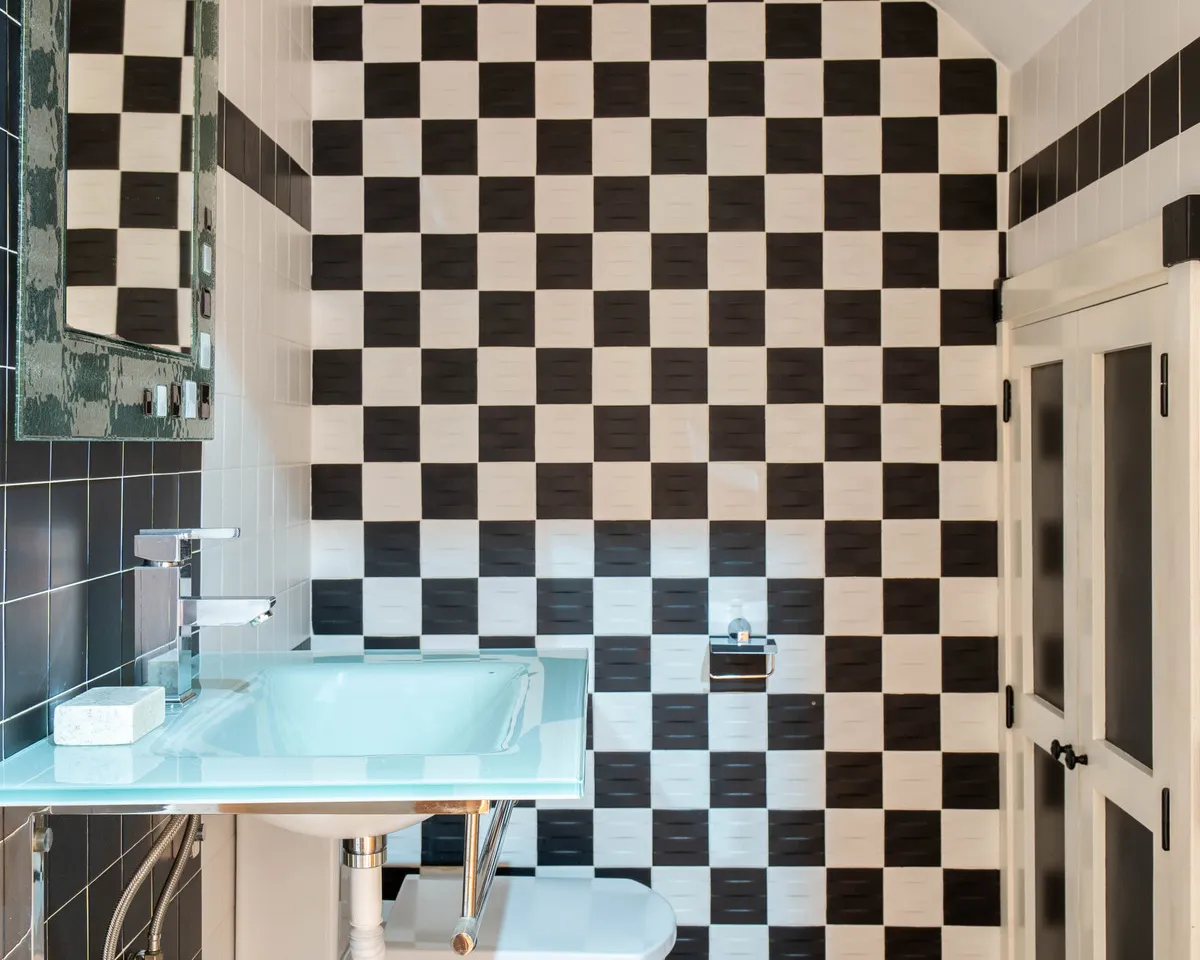 307723ee-5fc4-4bdd-b390-2548be4f33f0