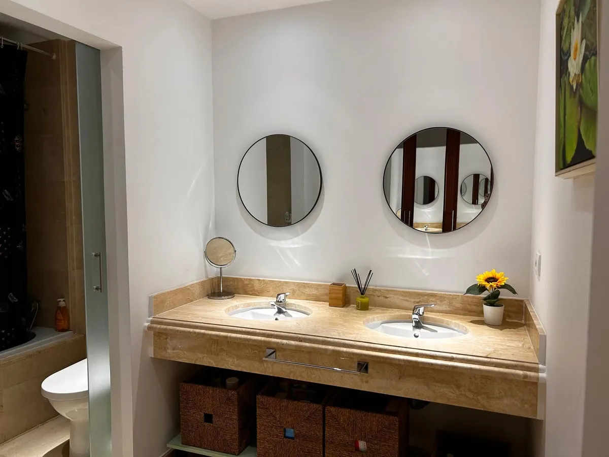 f94b3907-7dfe-4d28-8f47-5e561262b04b