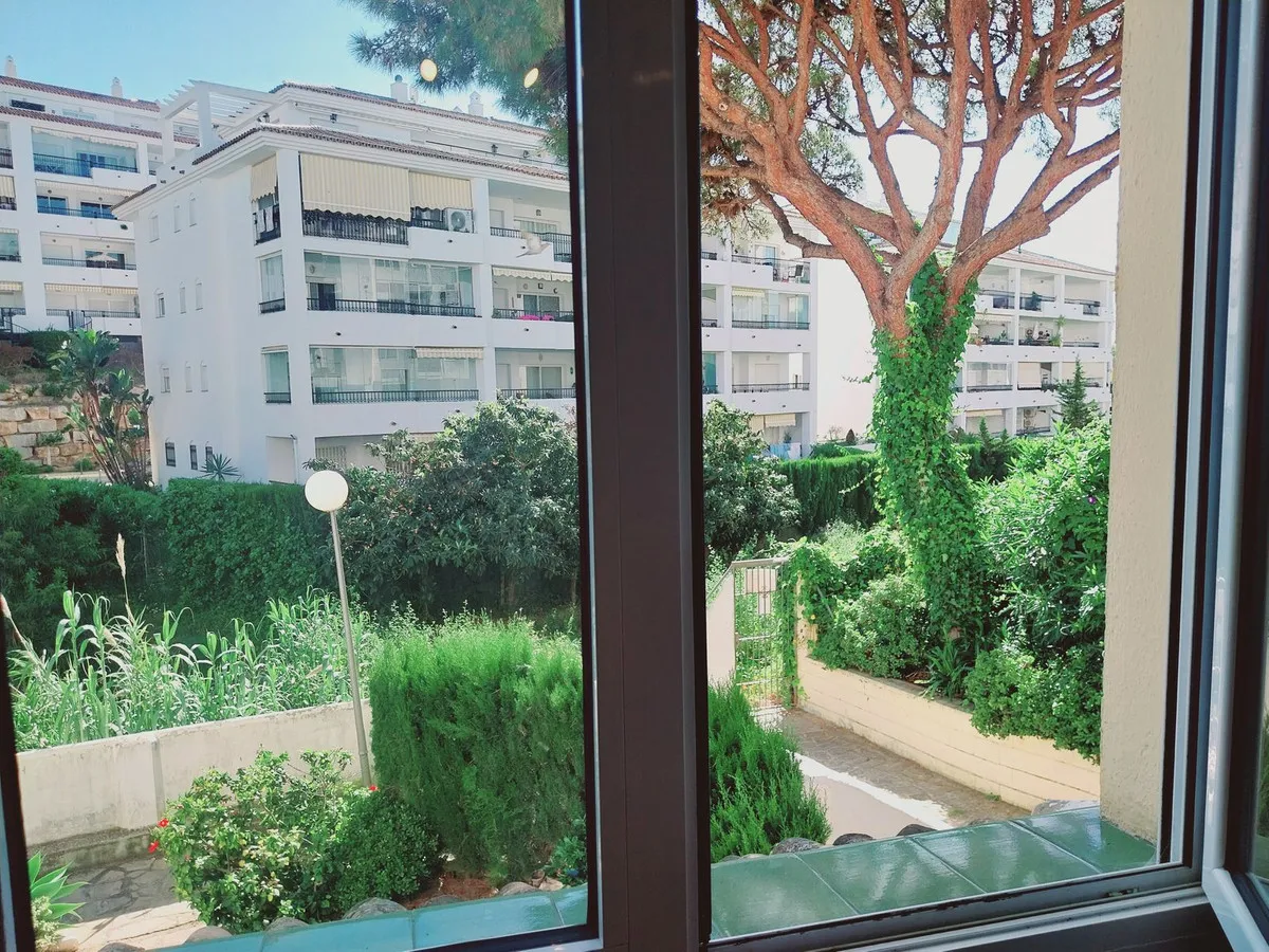 0a9a97bc-41f7-4fe6-8980-adf77df24610