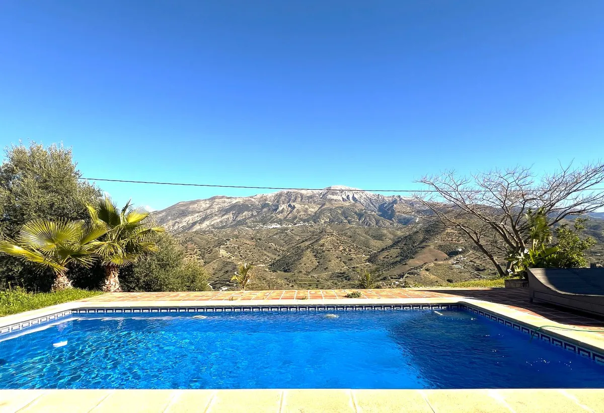 e605e330-90b7-4d6a-b892-fbf502702579