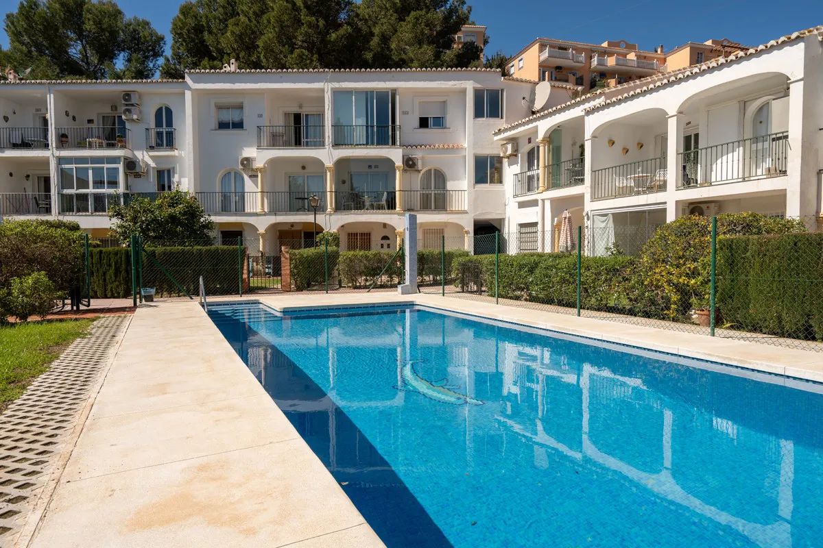 f4bb6cfa-6ec1-48c2-b9d6-2f9a244adec1