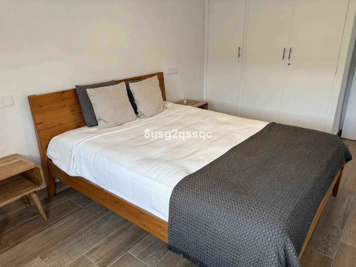 4e9b26c8-8132-47d6-8925-9624bd749c82