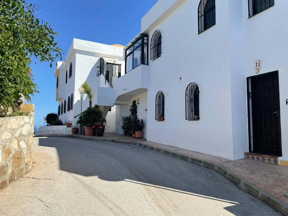 05d087da-3a8e-492c-a2e3-f89cf1a85a89