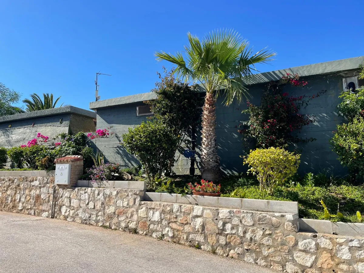 2758bd79-0ebc-4b8a-91b1-8a879b6d796b