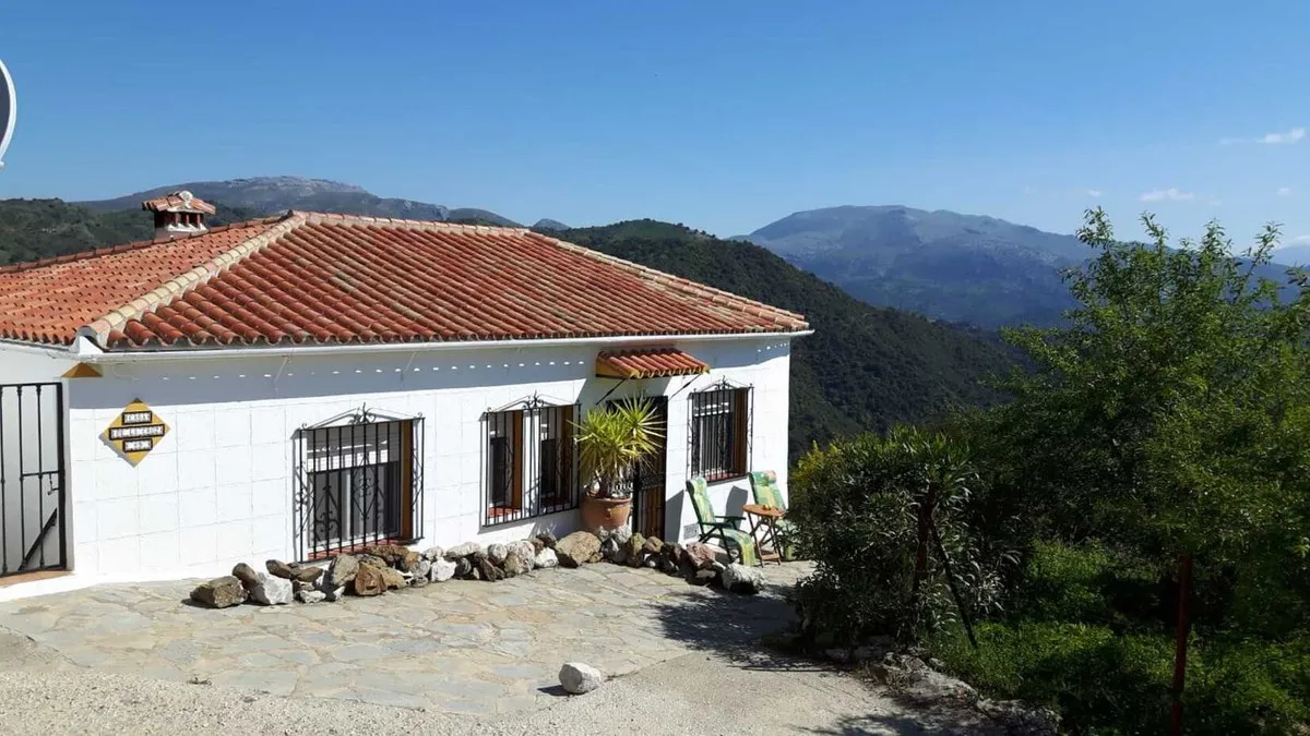 f9b5135d-4f45-41f6-a453-23eaba04f320