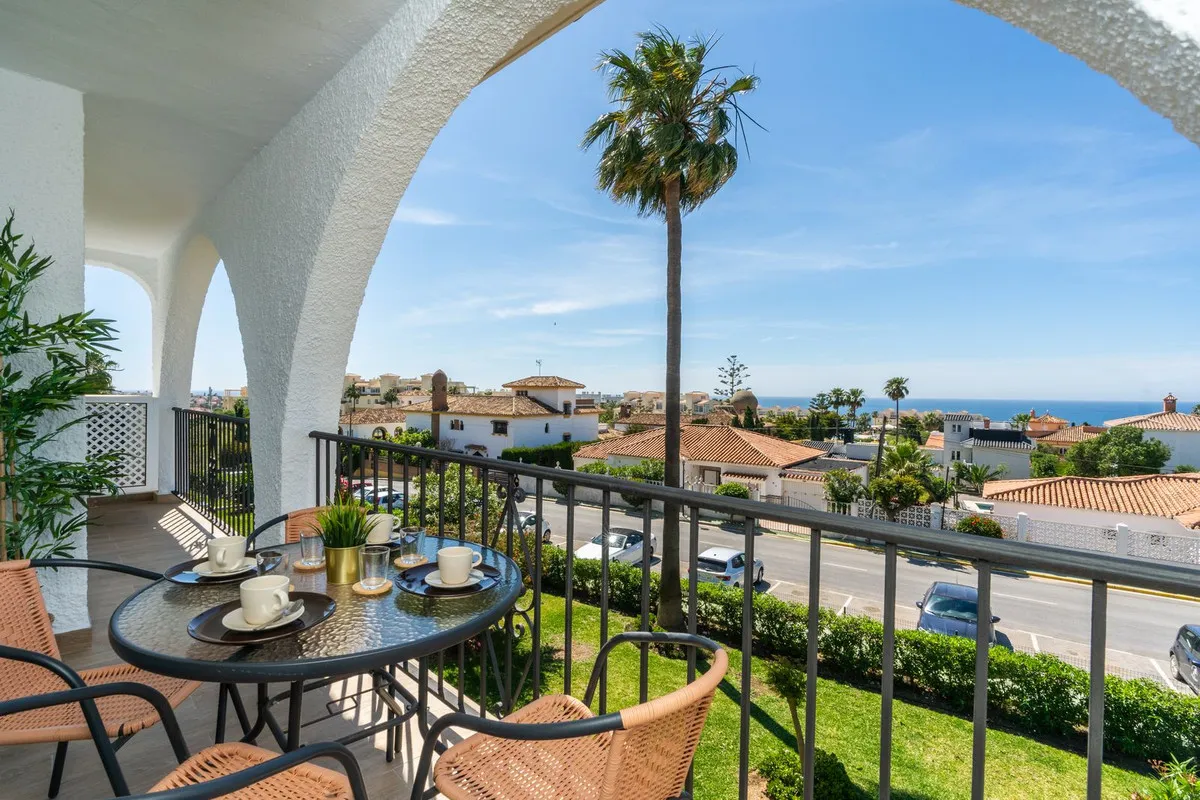 05ca2568-146b-41bd-aae5-0767a5aff6f6