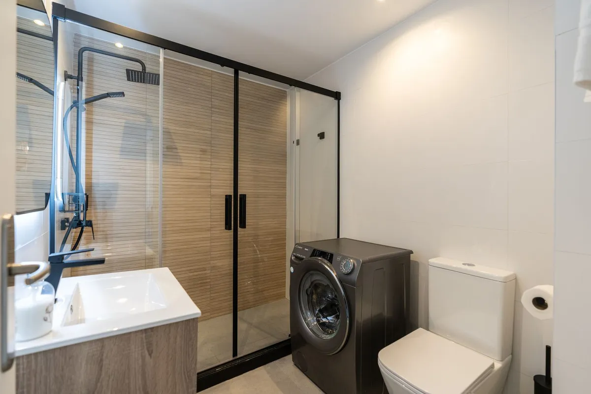 47b66d2a-067d-47e3-9d70-28104c76e4b7