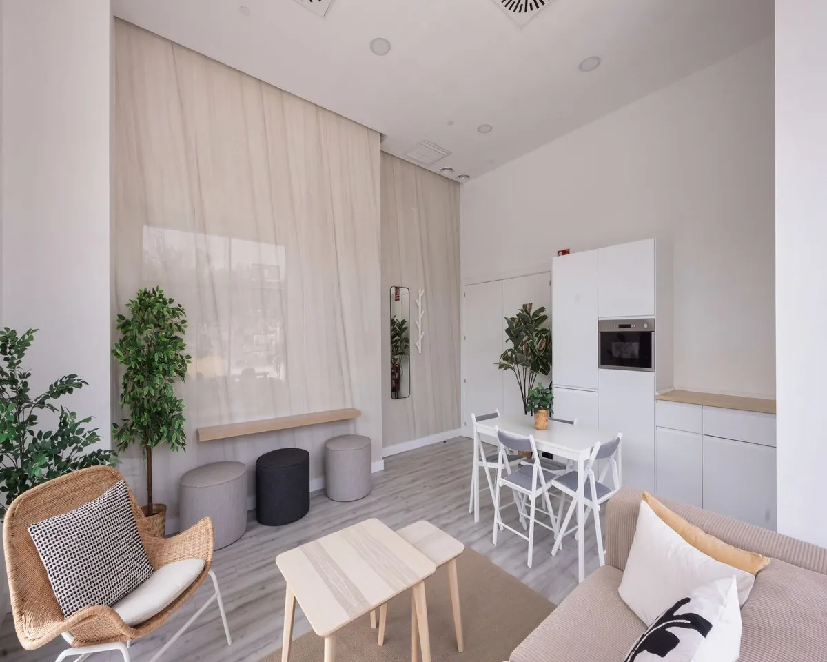 c9e6f825-03d5-4b12-a3f6-07cfcec6f381