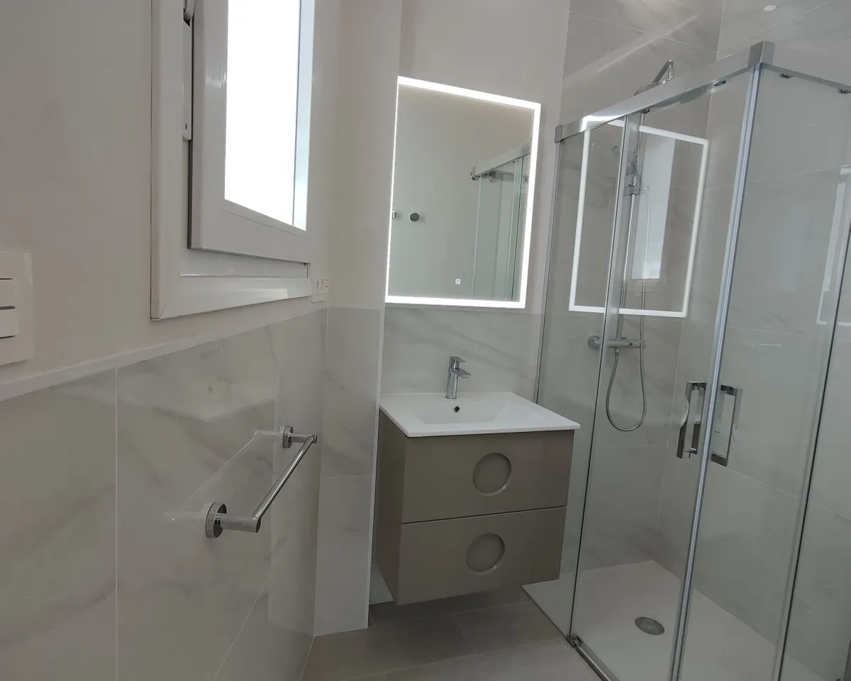 e7df2e56-a620-402b-9bbd-77fabea2a238