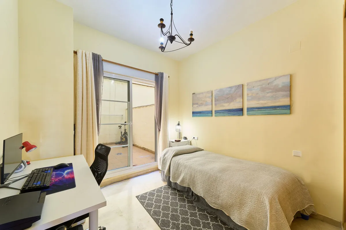 4d34f895-5d60-48b2-b167-94a74fbddc2a