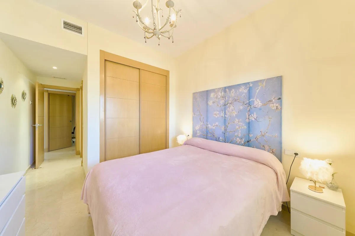 b69b3196-5fde-4ea5-9d64-ad1e3131e38e