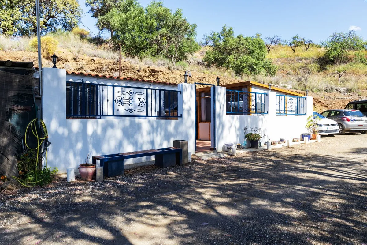 ccdfe463-9039-40fa-a1f5-219a6b662323