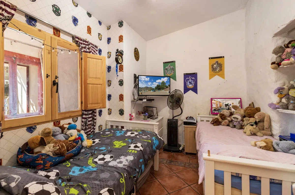 ed5d98c6-760c-48ea-b8ff-4e5483c94e52