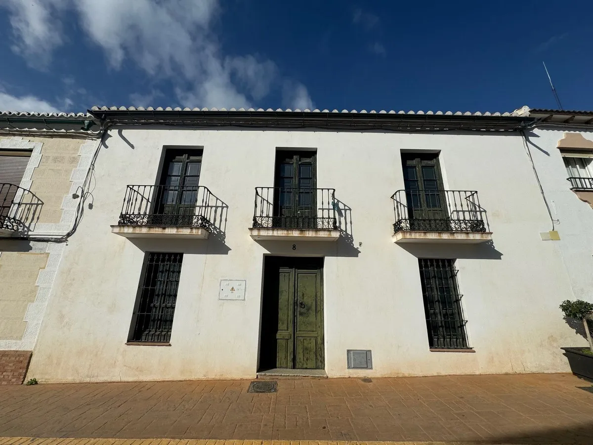 d749ab0c-9daf-49cc-96ef-6c5e2d032906