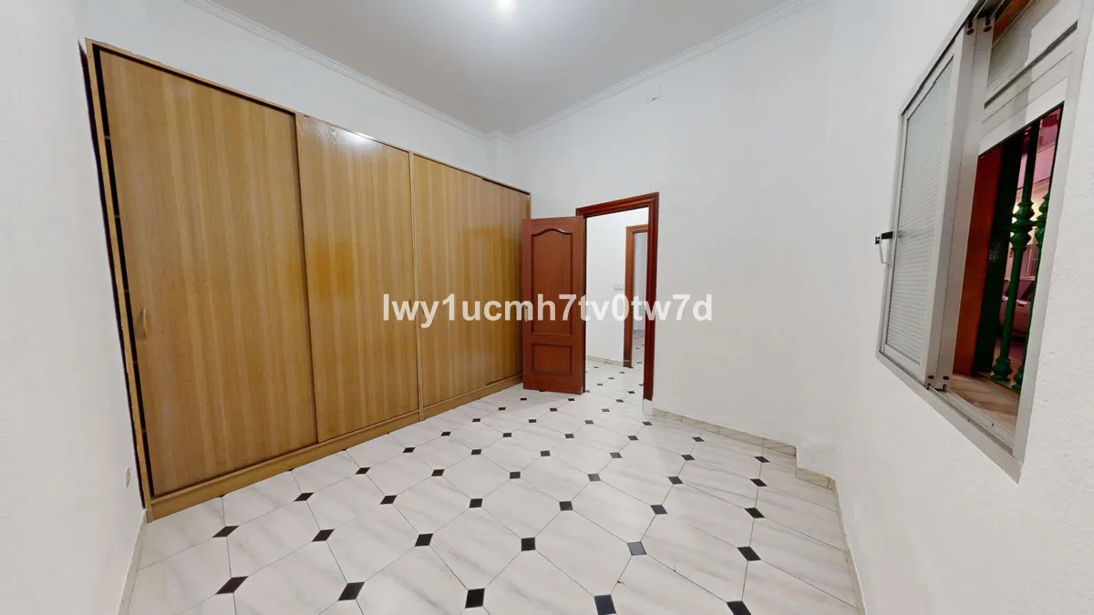 ea580beb-0279-4a13-a835-a1b59746d43f