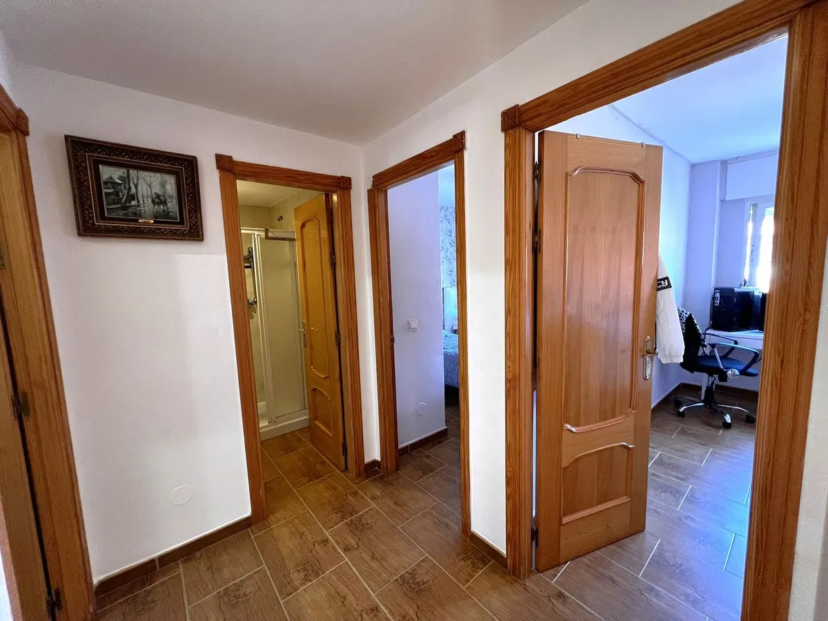 b1c28100-1d3d-4991-826d-a5631f7a6a94