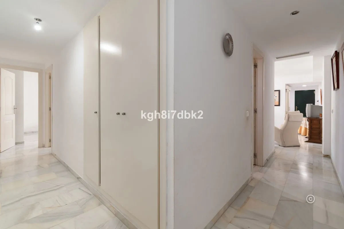 4ad826b1-2df8-4ed1-8eef-e935c6324594