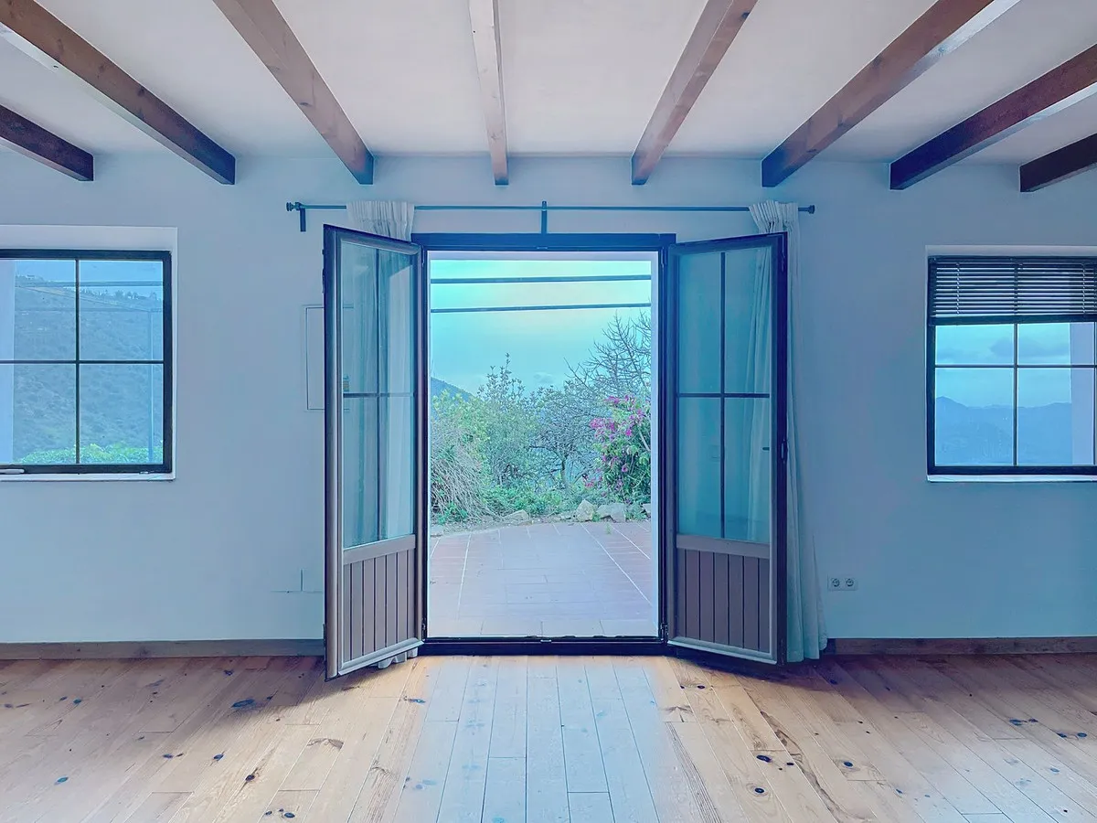 8b57dd87-130c-4a2f-ade5-700ad9e43145