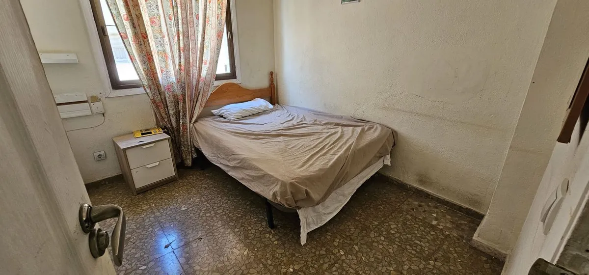 b04eb12d-3bee-4641-a5a3-da21e98e7696