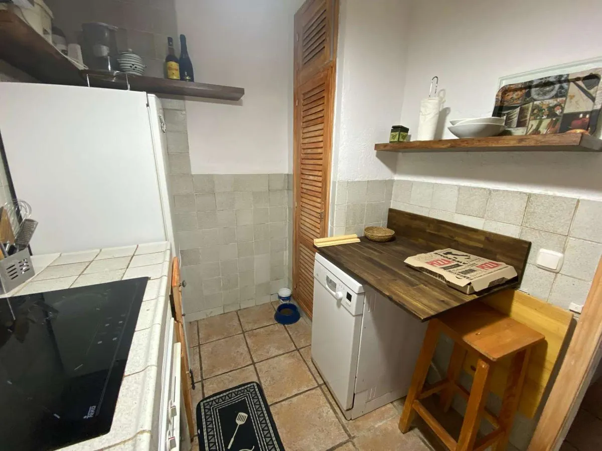 9c9c4a6e-9bc0-4252-8751-d95a0dad48de