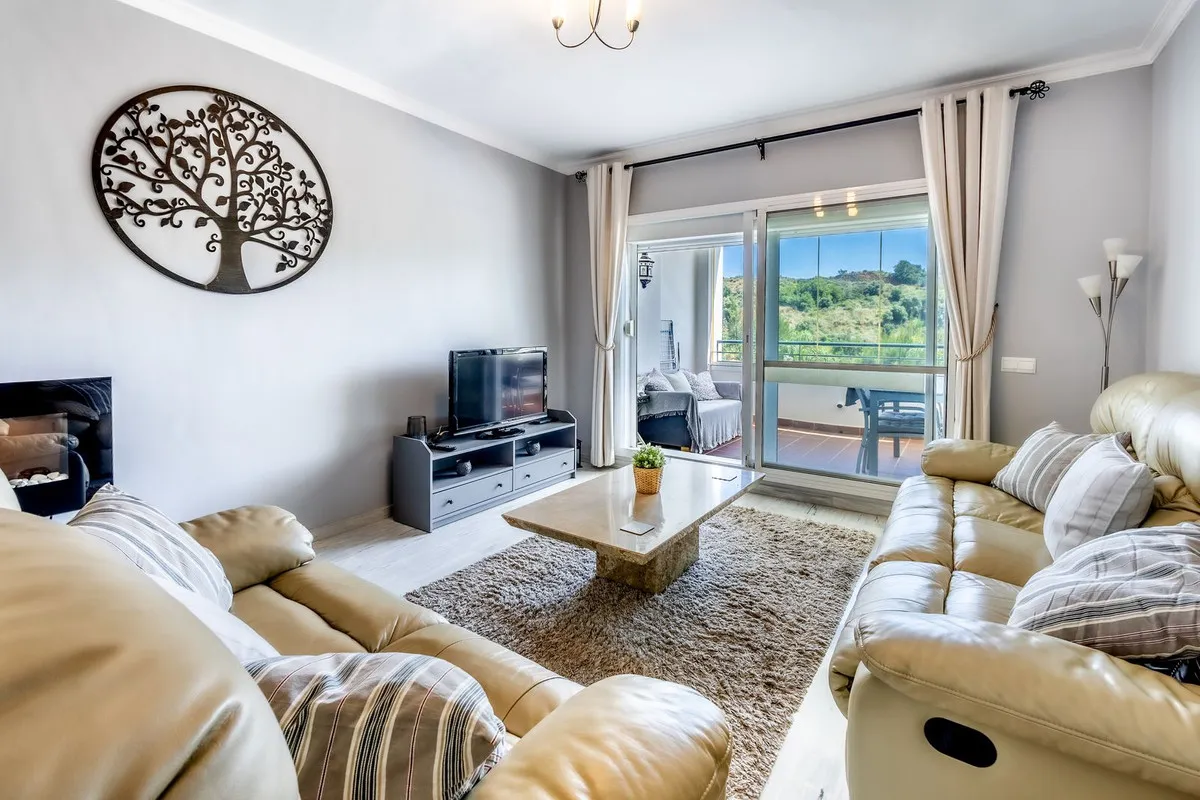 8c4376ca-16a8-41c3-bd54-7b4cb2d51fb8