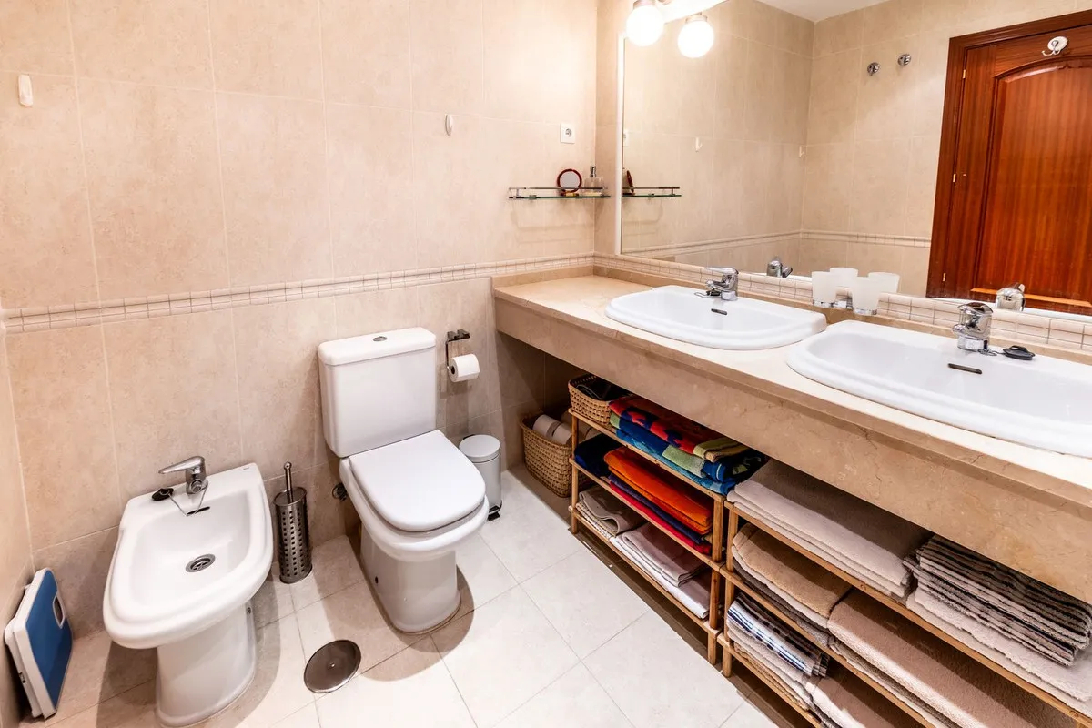 f0176119-ca38-42cd-96bd-4383f182c040