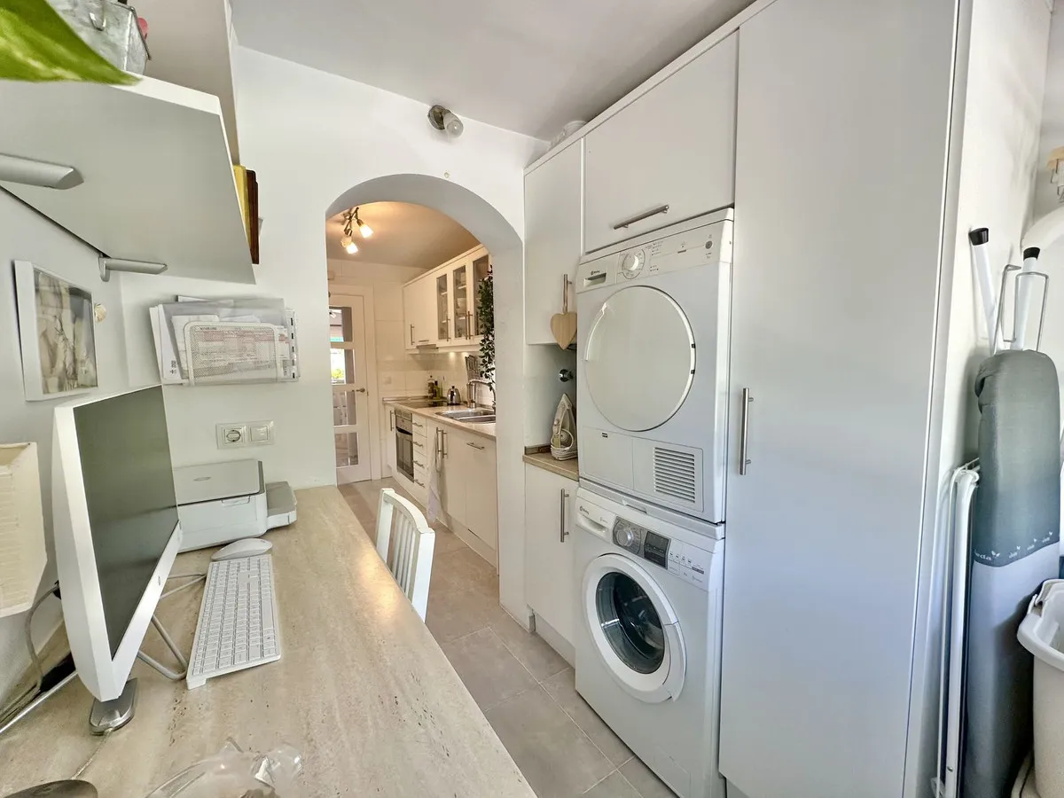 54d8c435-f89f-4f0f-bbd9-6e37981414e0