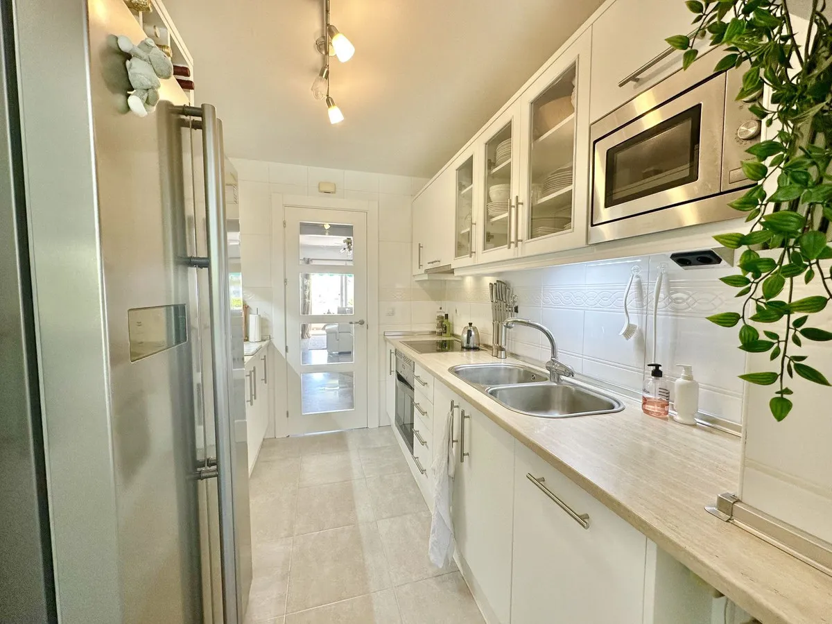 9c720734-1900-4fea-93c4-6dec635c305d