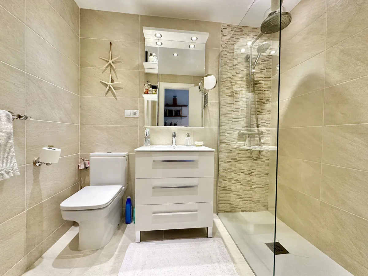 aa1e6bca-1c9d-4e1c-b7b6-91d9f77ac205