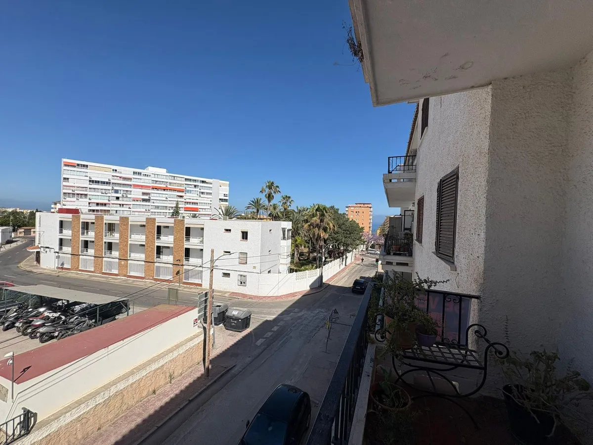 14c8b0b7-4c07-42b8-8dac-344a451b4f74