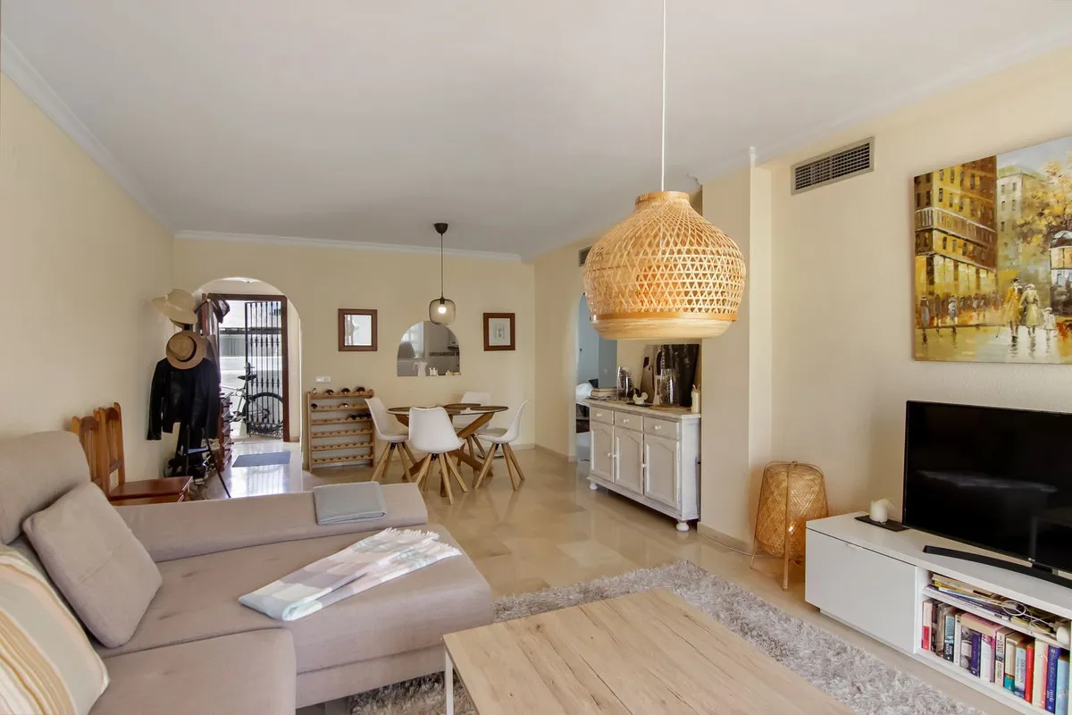 9943fdf0-ffbd-40b6-803a-3f9c028ae5bf