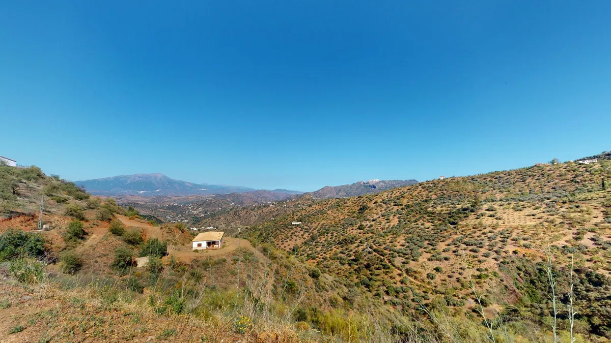 17335b41-938b-4b80-8c9c-d40281840990