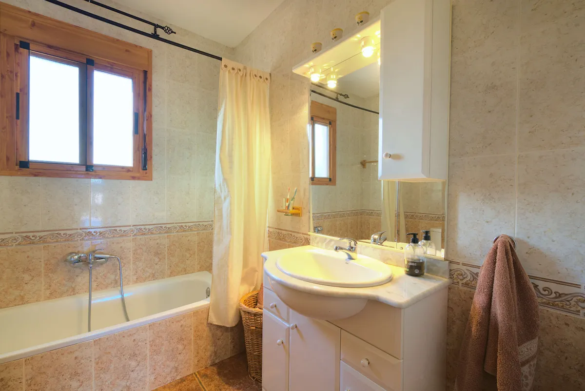 8d0a2e9e-9d77-433d-aa81-d0b464cf868a