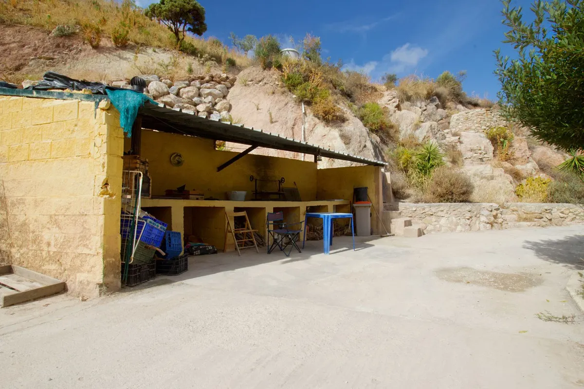 9ff4517c-cbce-40d8-b372-3fe3de75748b