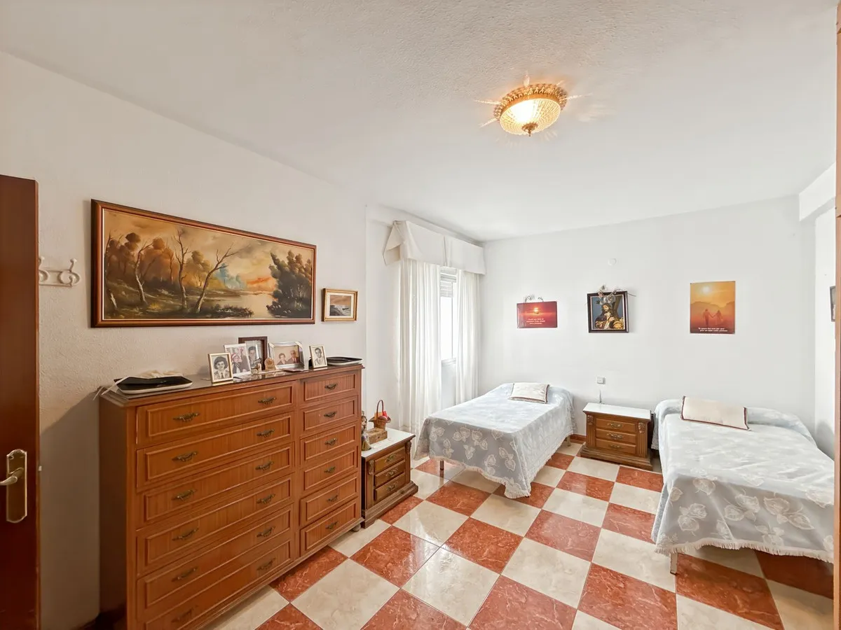 5fe51afa-7b41-46f6-8c70-a19fd245d034