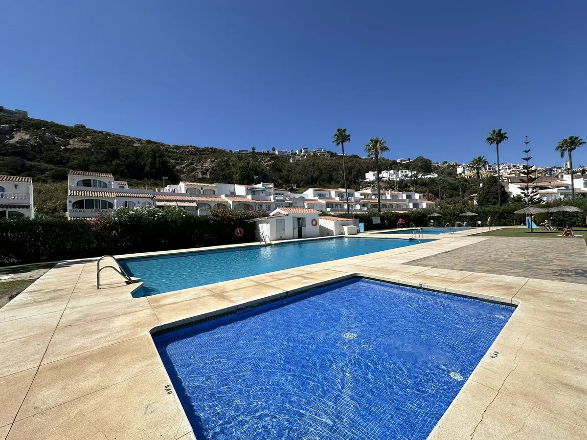 0ab17c9f-ee0f-4248-ba0a-2d162ba2d515